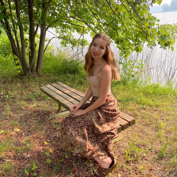 welcome to my closet! 🧸 - Picture 4 of 5